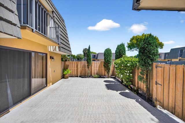 1617 16th Way, West Palm Beach, FL 33407