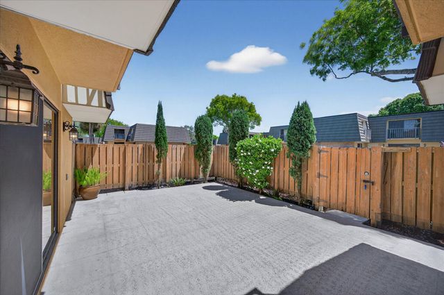 1617 16th Way, West Palm Beach, FL 33407