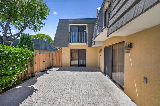 1617 16th Way, West Palm Beach, FL 33407