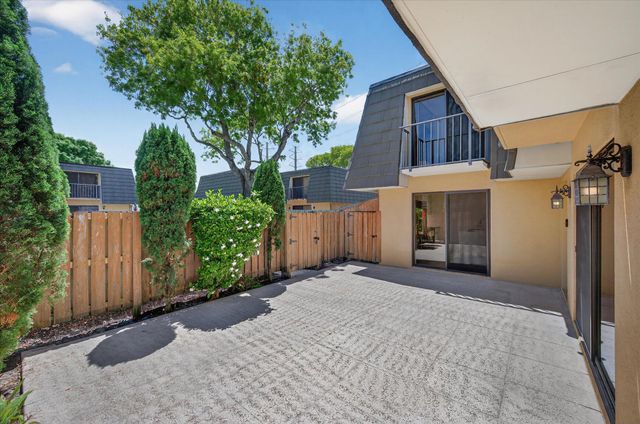 1617 16th Way, West Palm Beach, FL 33407