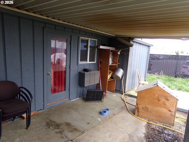 3113 Ne SCHMIDT Ln, Hubbard, OR 97032