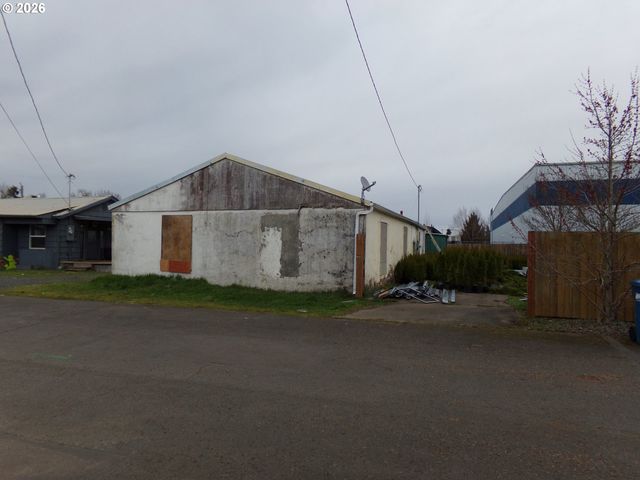 3113 Ne SCHMIDT Ln, Hubbard, OR 97032