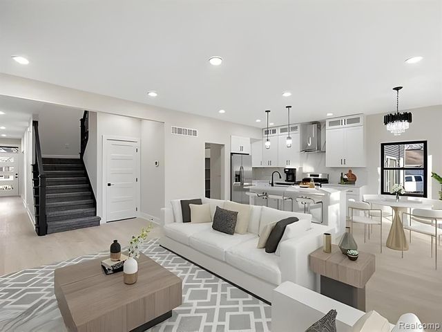 928 W Maplehurst Street, Ferndale, MI 48220