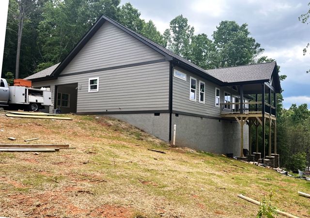 42 Robins Nest Way, Young Harris, GA 30582