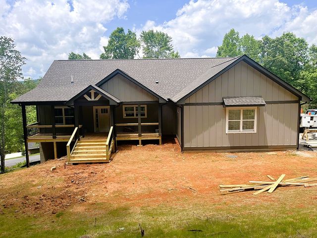 42 Robins Nest Way, Young Harris, GA 30582