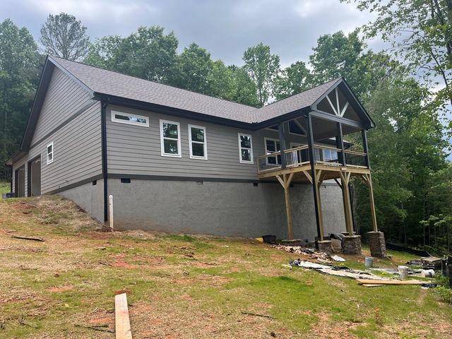 42 Robins Nest Way, Young Harris, GA 30582