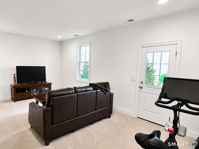 14 East Cross Trail 14, Danbury, CT 06810