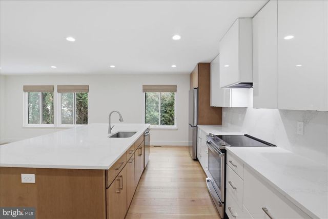 4000 N RICHMOND ST, Arlington, VA 22207