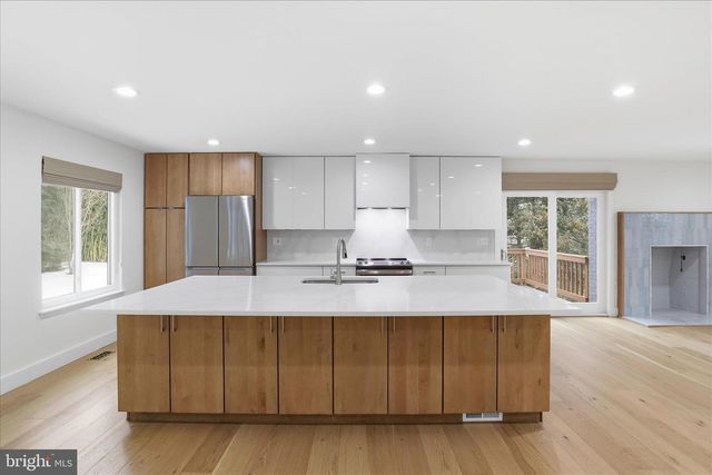 4000 N RICHMOND ST, Arlington, VA 22207