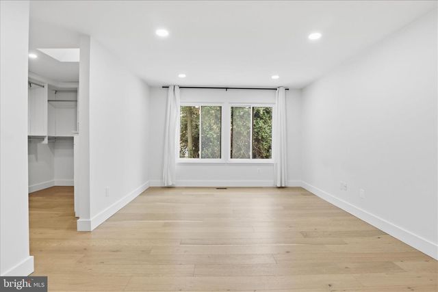 4000 N RICHMOND ST, Arlington, VA 22207