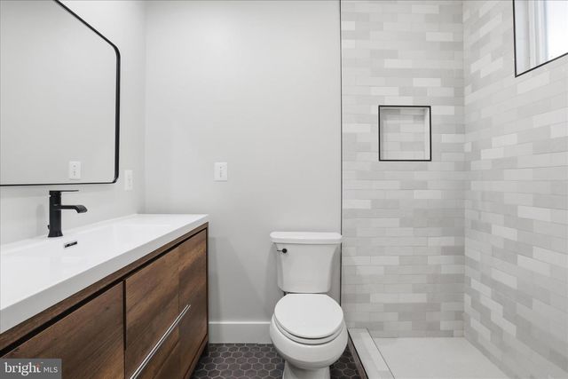 4000 N RICHMOND ST, Arlington, VA 22207