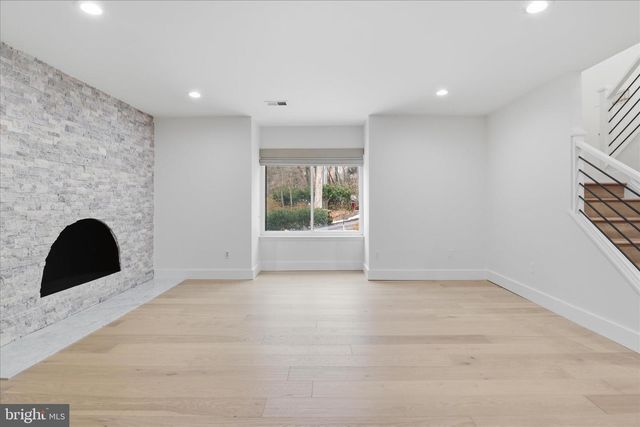 4000 N RICHMOND ST, Arlington, VA 22207