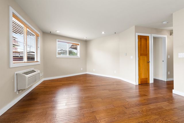 9020 N Country Homes Blvd, Spokane, WA 99218