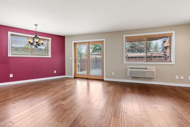 9020 N Country Homes Blvd, Spokane, WA 99218