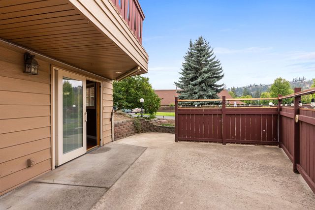 9020 N Country Homes Blvd, Spokane, WA 99218