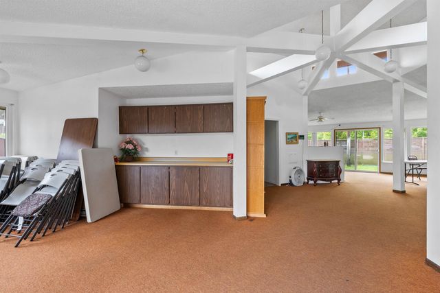 9020 N Country Homes Blvd, Spokane, WA 99218