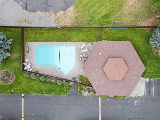 9020 N Country Homes Blvd, Spokane, WA 99218