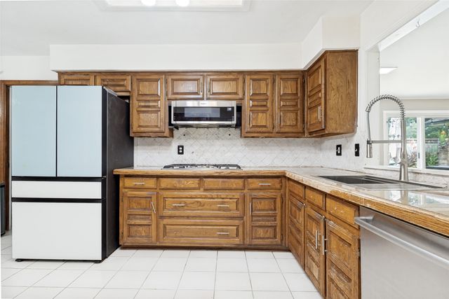 3329 Whiffletree Drive, Plano, TX 75023