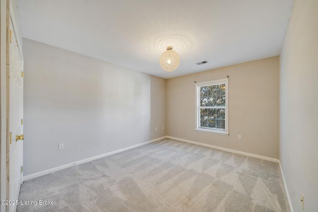 9314 Pine Lake Dr, UNIT 201, Louisville, KY 40220