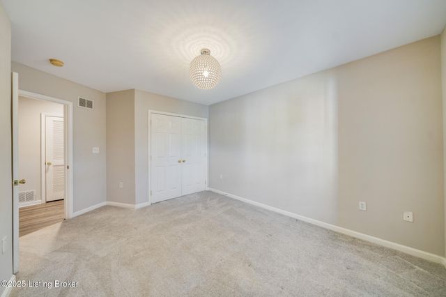 9314 Pine Lake Dr, UNIT 201, Louisville, KY 40220