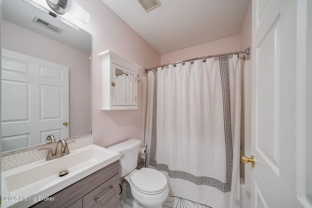 9314 Pine Lake Dr, UNIT 201, Louisville, KY 40220