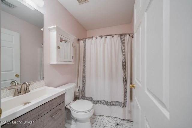9314 Pine Lake Dr, UNIT 201, Louisville, KY 40220