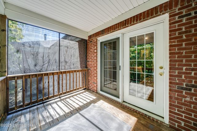 9314 Pine Lake Dr, UNIT 201, Louisville, KY 40220