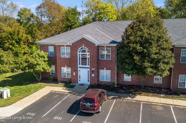 9314 Pine Lake Dr, UNIT 201, Louisville, KY 40220