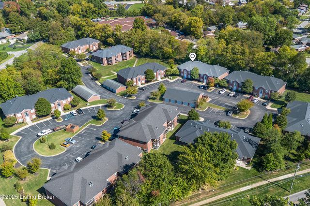 9314 Pine Lake Dr, UNIT 201, Louisville, KY 40220