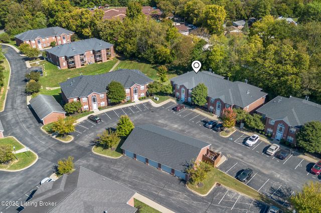 9314 Pine Lake Dr, UNIT 201, Louisville, KY 40220