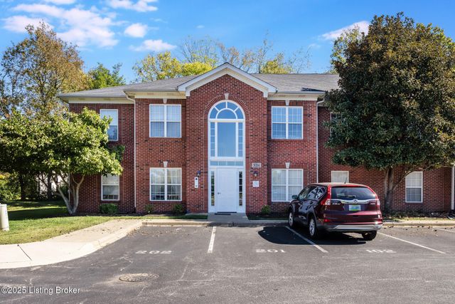 9314 Pine Lake Dr, UNIT 201, Louisville, KY 40220