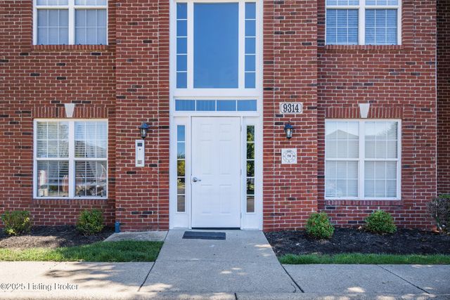 9314 Pine Lake Dr, UNIT 201, Louisville, KY 40220