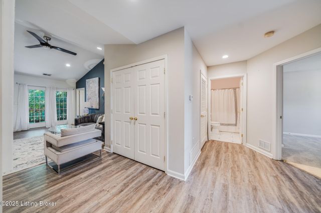 9314 Pine Lake Dr, UNIT 201, Louisville, KY 40220