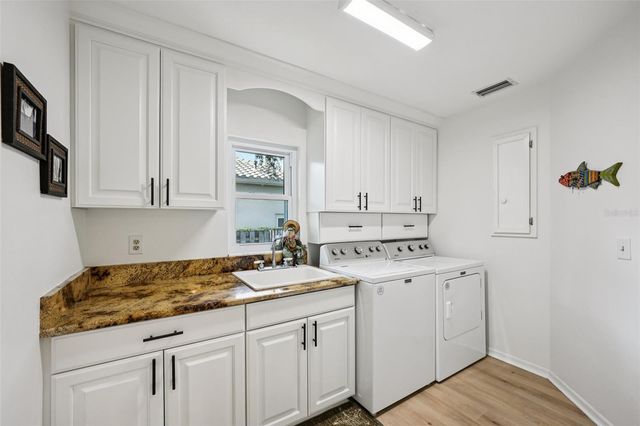 660 BAY LAUREL COURT NE, St Petersburg, FL 33703