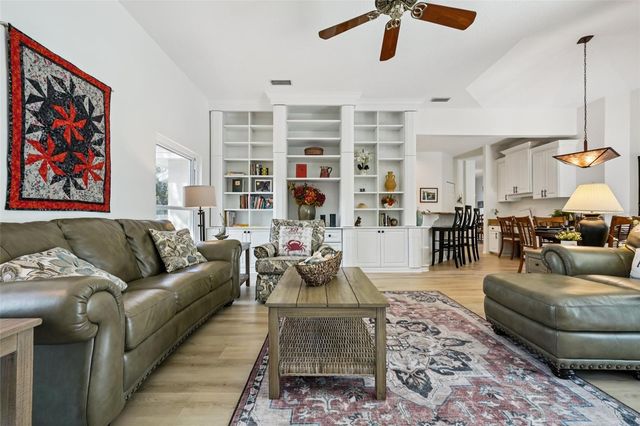 660 BAY LAUREL COURT NE, St Petersburg, FL 33703