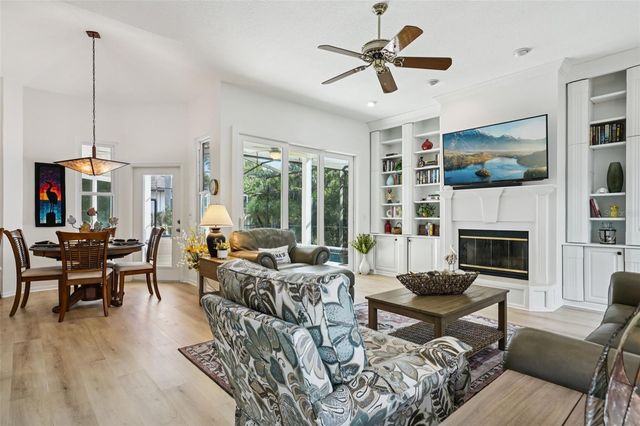 660 BAY LAUREL COURT NE, St Petersburg, FL 33703