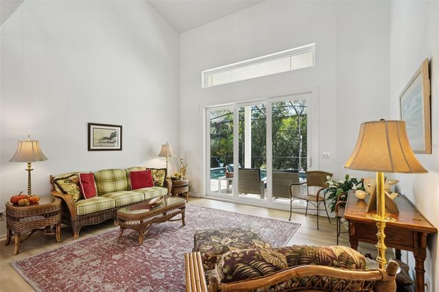 660 BAY LAUREL COURT NE, St Petersburg, FL 33703