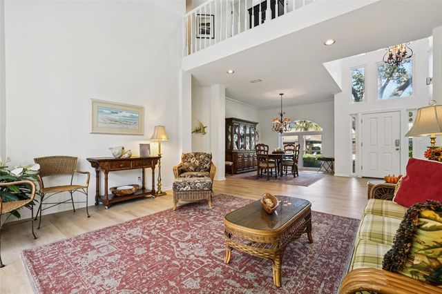 660 BAY LAUREL COURT NE, St Petersburg, FL 33703