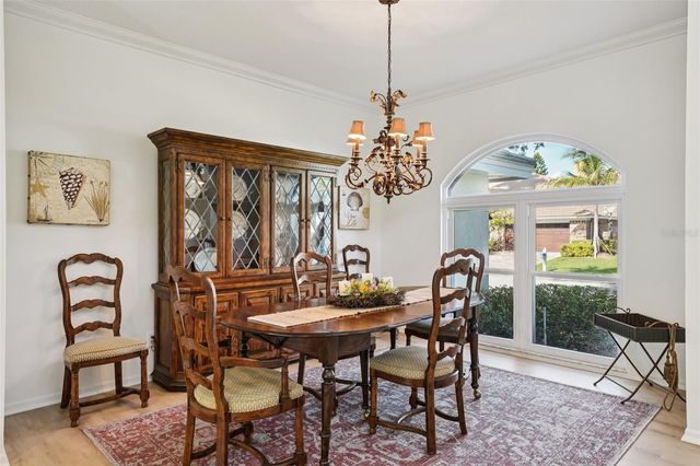 660 BAY LAUREL COURT NE, St Petersburg, FL 33703