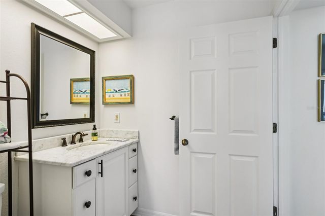 660 BAY LAUREL COURT NE, St Petersburg, FL 33703