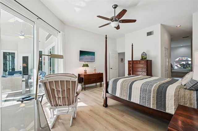 660 BAY LAUREL COURT NE, St Petersburg, FL 33703