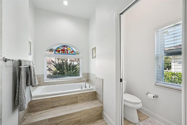 660 BAY LAUREL COURT NE, St Petersburg, FL 33703