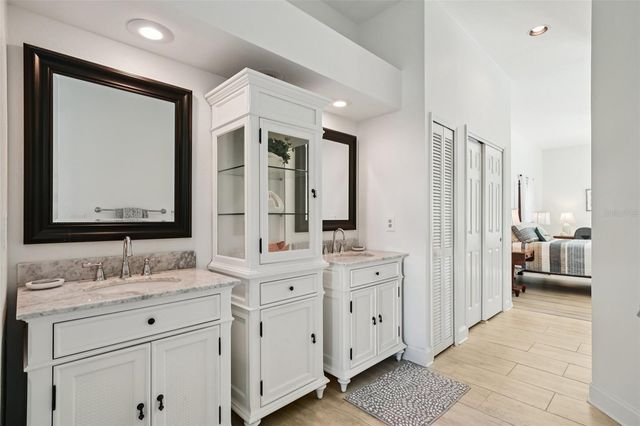 660 BAY LAUREL COURT NE, St Petersburg, FL 33703