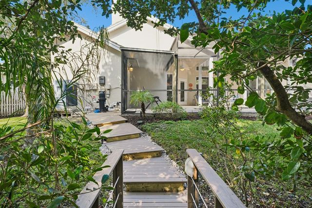 660 BAY LAUREL COURT NE, St Petersburg, FL 33703