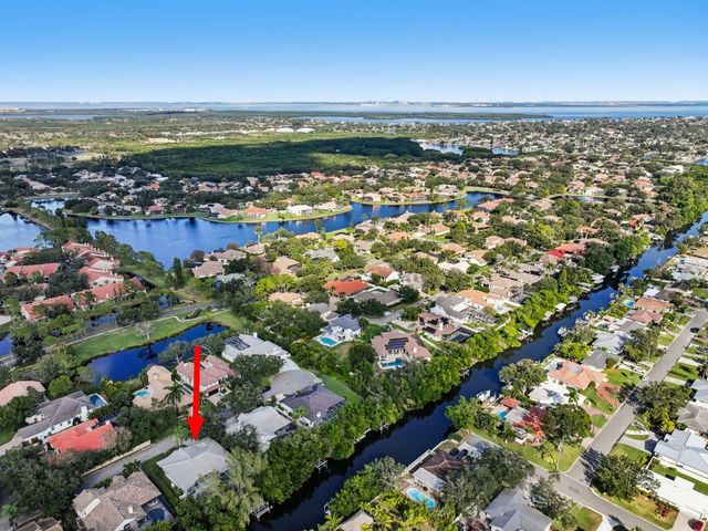 660 BAY LAUREL COURT NE, St Petersburg, FL 33703