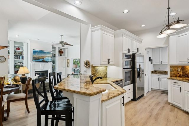 660 BAY LAUREL COURT NE, St Petersburg, FL 33703