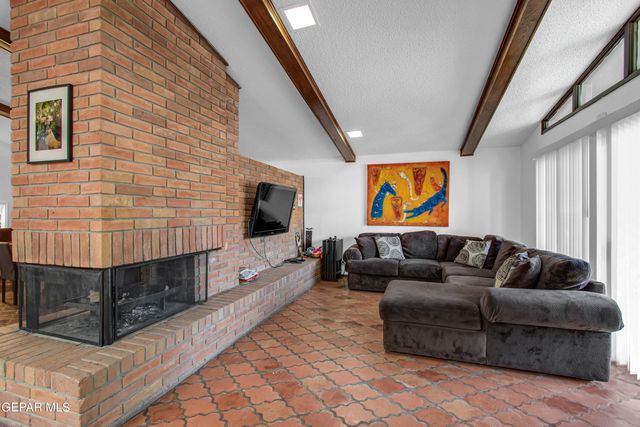 5716 OAK CLIFF Drive, El Paso, TX 79912
