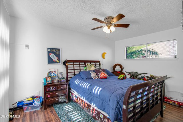 5716 OAK CLIFF Drive, El Paso, TX 79912