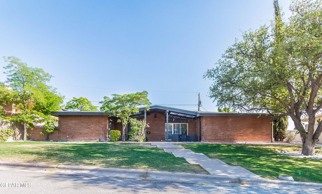 5716 OAK CLIFF Drive, El Paso, TX 79912