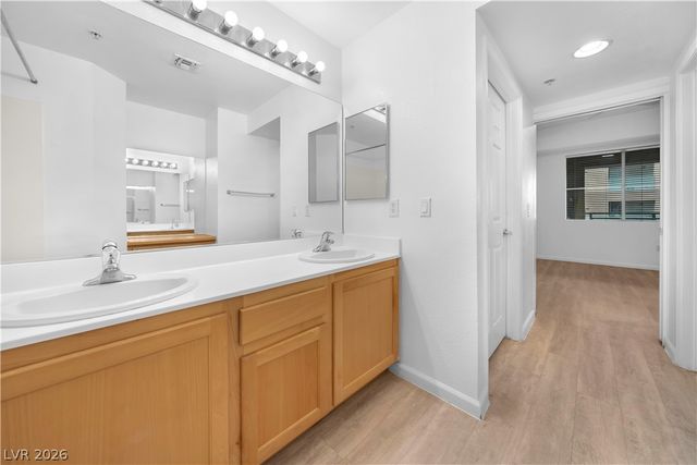 15 East Agate Avenue 202, Las Vegas, NV 89123